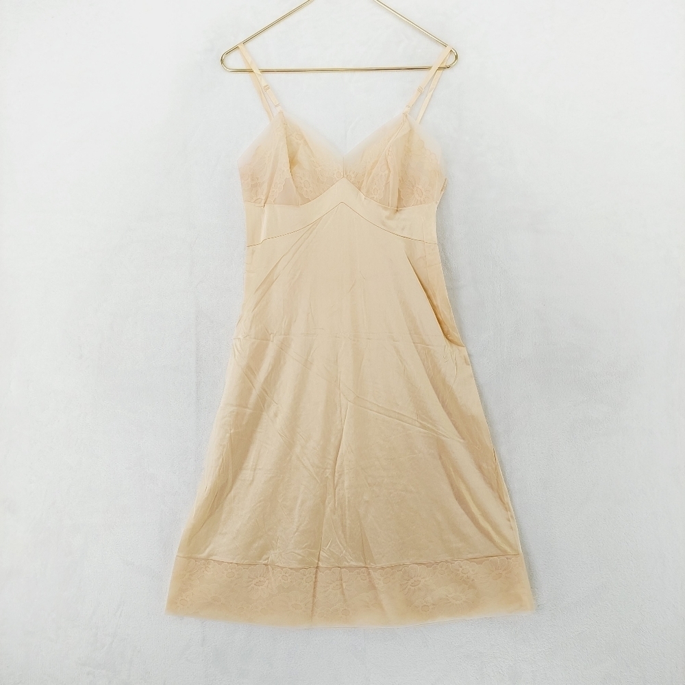 Vintage JCPenney Cream Beige Lace Victorian Shoulder Straps Negligee P3020